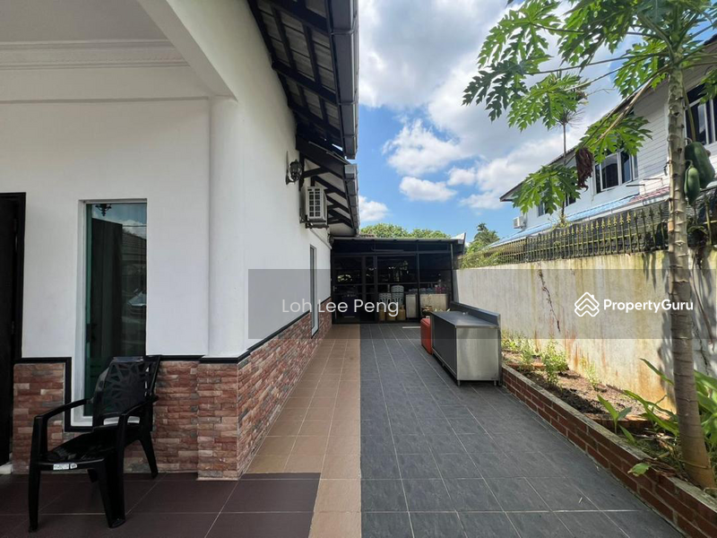For Sale - Bungalow at Taman Bukit Kempas