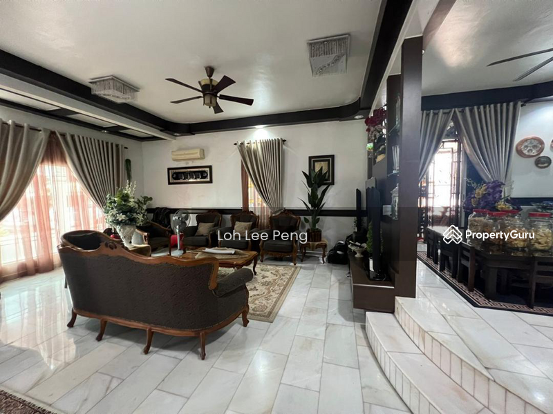 For Sale - Bungalow at Taman Bukit Kempas