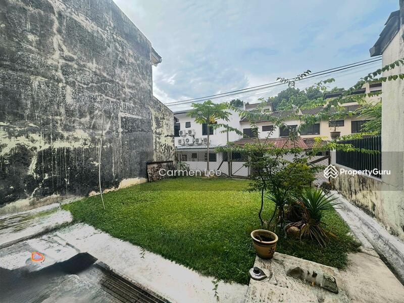 For Sale - SS 18 House with 20 feet Garden