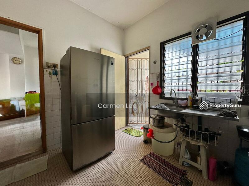 For Sale - SS 18 House with 20 feet Garden