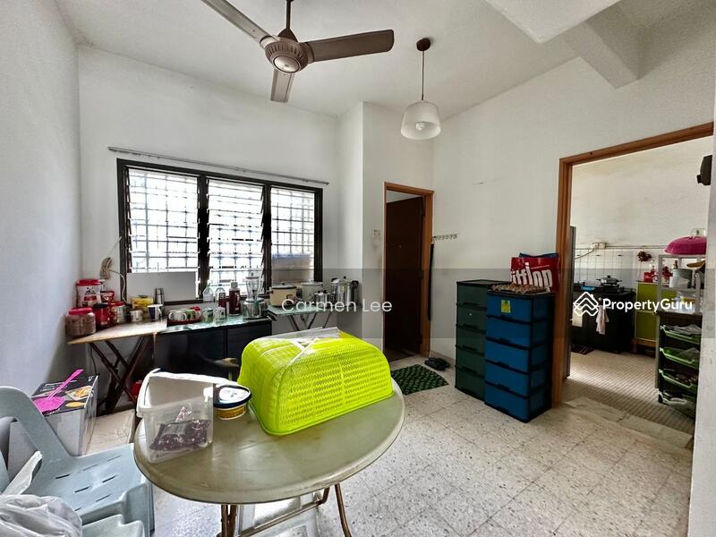 For Sale - SS 18 House with 20 feet Garden