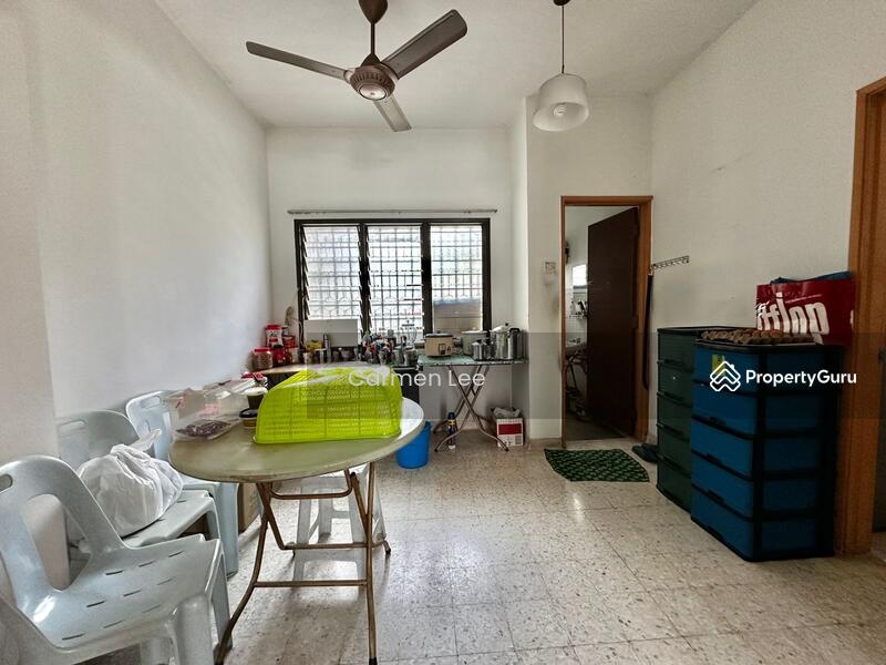 For Sale - SS 18 House with 20 feet Garden