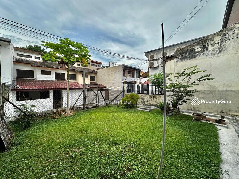 For Sale - SS 18 House with 20 feet Garden