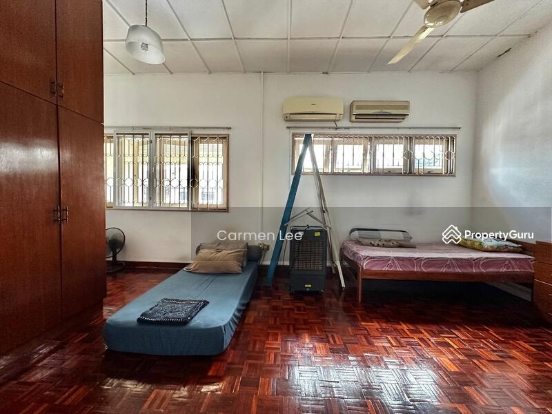 For Sale - SS 18 House with 20 feet Garden