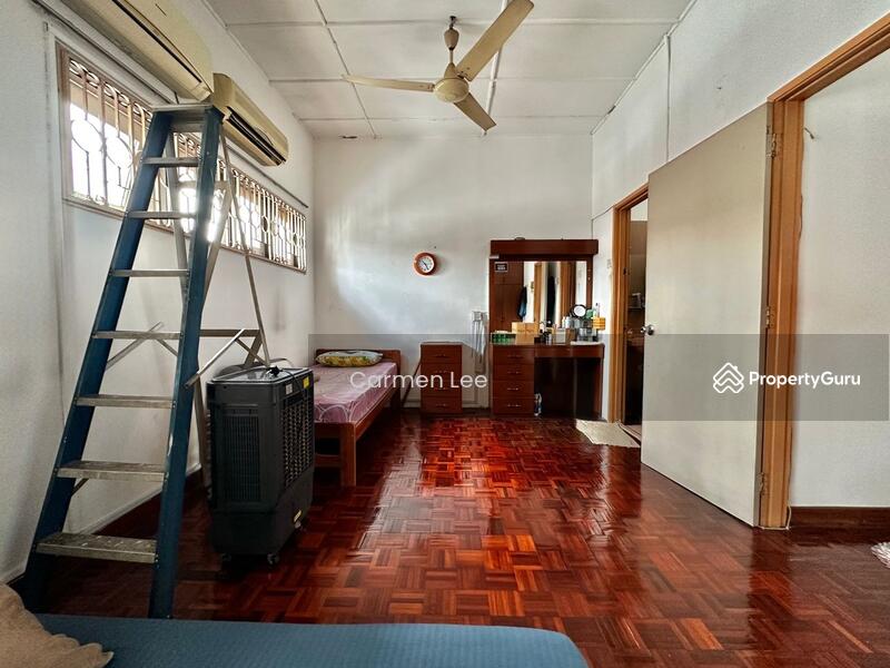 For Sale - SS 18 House with 20 feet Garden