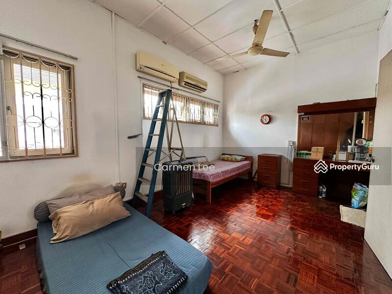 For Sale - SS 18 House with 20 feet Garden