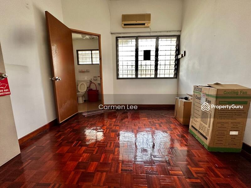 For Sale - SS 18 House with 20 feet Garden