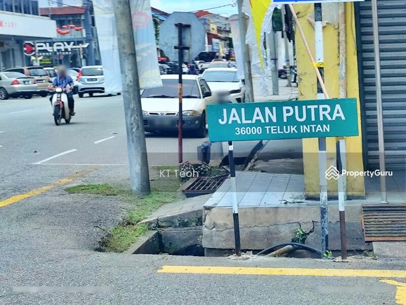 Untuk Dijual - Below Market Value; 3 Units 4 Storey Shop Office @ Teluk Intan