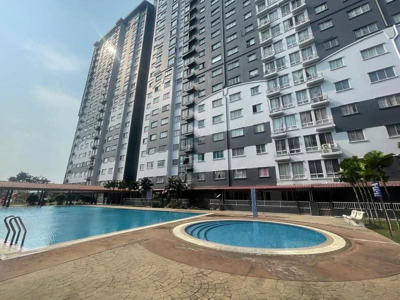 Kondominium untuk Dijual di Vista Impiana - San MC - Pool - PropertyGuru.com.my