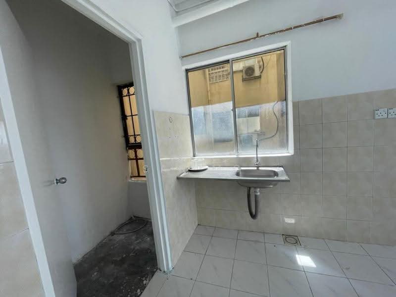 Kondominium untuk Dijual di Vista Impiana - San MC - Kitchen - PropertyGuru.com.my