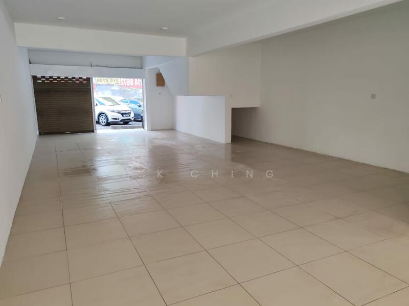 Untuk Disewa - Ground Floor Shop Bandar Puteri 1 Puchong Opp Hero Market