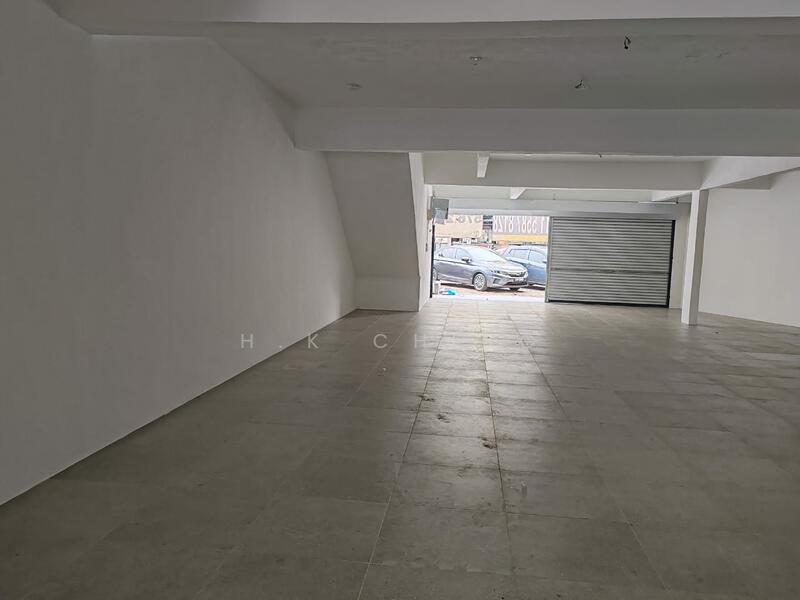 Untuk Disewa - Ground Floor Shop Bandar Puteri 1 Puchong Opp Hero Market