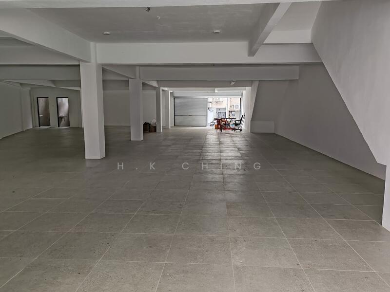 Untuk Disewa - Ground Floor Shop Bandar Puteri 1 Puchong Opp Hero Market