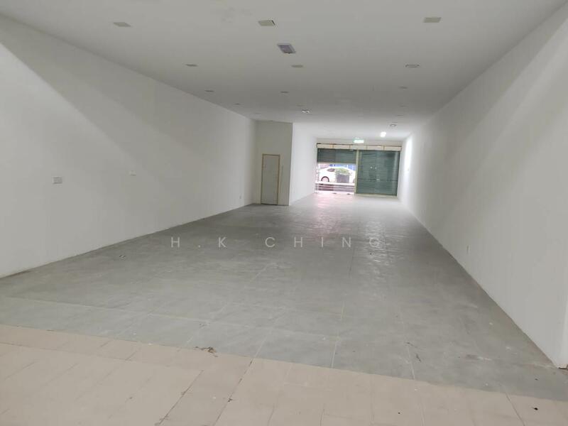 Untuk Disewa - Ground Floor Shop Bandar Puteri 1 Puchong Opp Hero Market