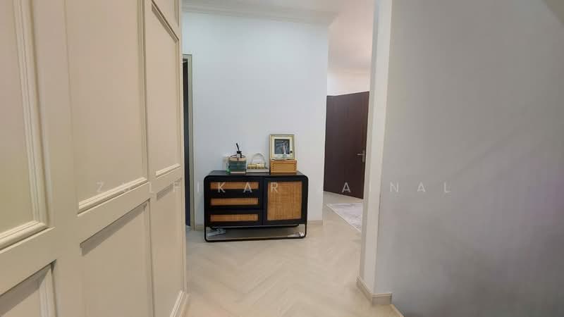 Rumah Berkembar untuk Dijual di Bukit Raja (Selangor) - Zulfikar Zainal - Corridor - PropertyGuru.com.my
