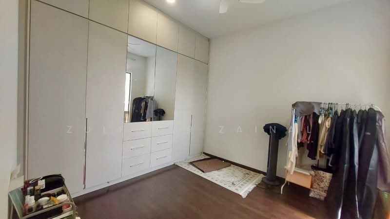 Rumah Berkembar untuk Dijual di Bukit Raja (Selangor) - Zulfikar Zainal - Bedroom - PropertyGuru.com.my