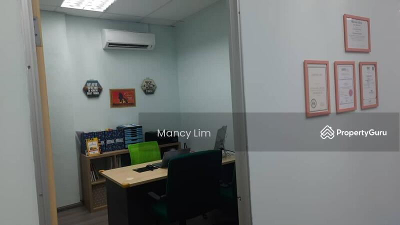 For Rent - Mount Austin Three Storey Endlot Shop @Mutiara Emas