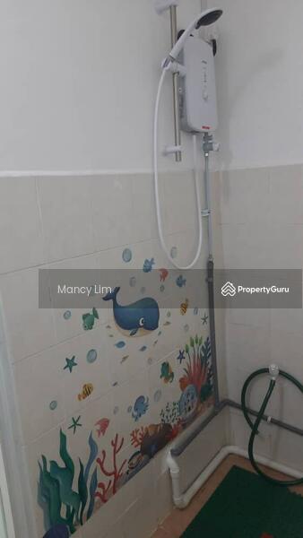 For Rent - Mount Austin Three Storey Endlot Shop @Mutiara Emas