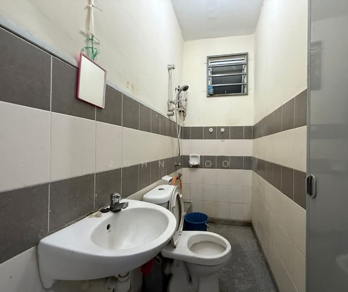 Apartment for Rent at Angkasa Apartment - John Voo - Bathroom - PropertyGuru.com.my