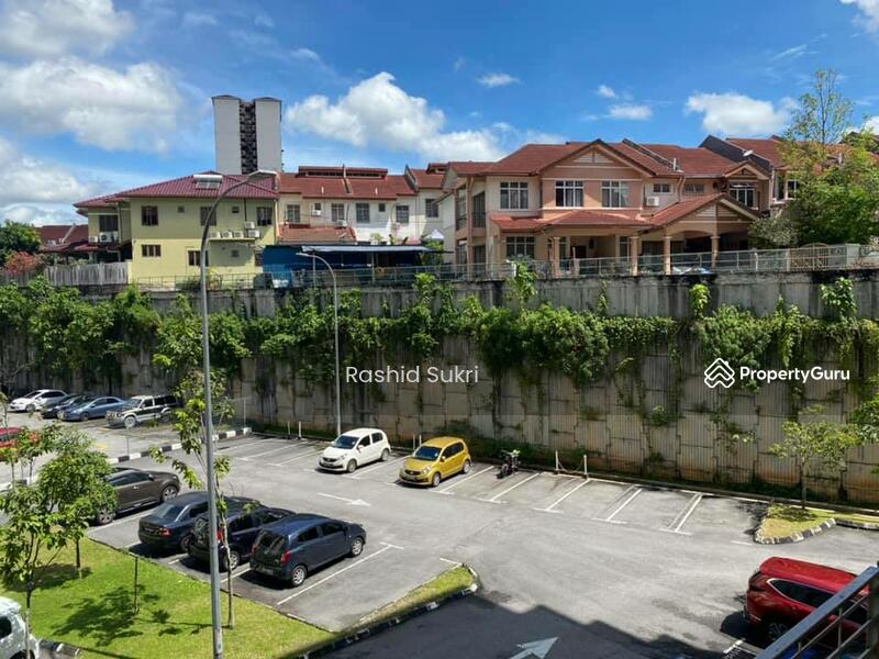 Untuk Disewa - Estana Court