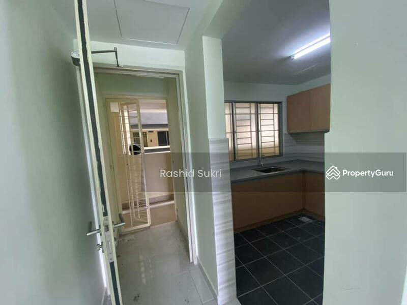 Untuk Disewa - Estana Court