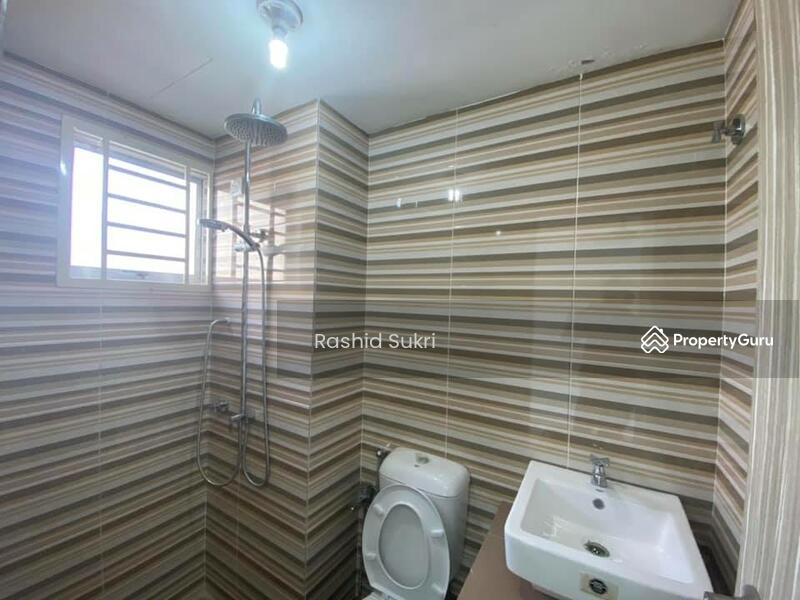 Untuk Disewa - Estana Court