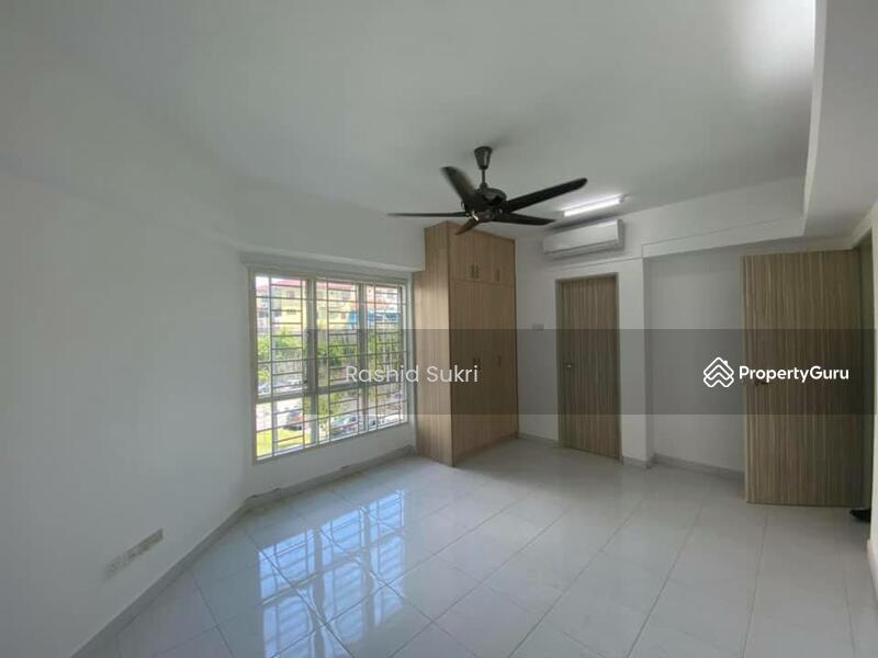Untuk Disewa - Estana Court
