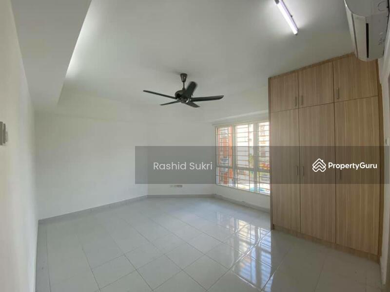 Untuk Disewa - Estana Court