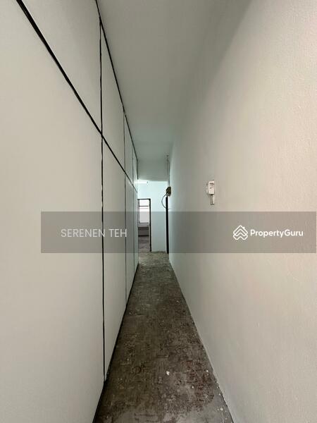 For Sale - Lebuh Macallum 5th floor shop house lot Georgetown with small roof top