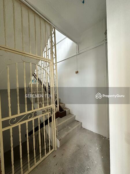 For Sale - Lebuh Macallum 5th floor shop house lot Georgetown with small roof top