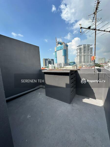 For Sale - Lebuh Macallum 5th floor shop house lot Georgetown with small roof top