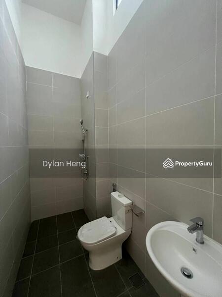 Untuk Disewa - Terrace house at Taman Bukit Kaze