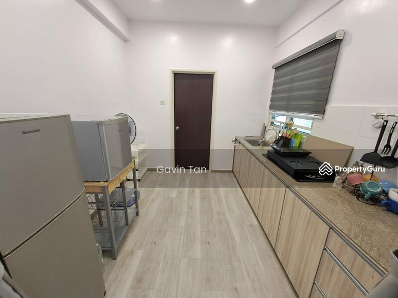 Untuk Dijual - One World 2 (1-Sky)