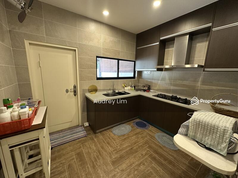 Untuk Dijual - Jade Hills