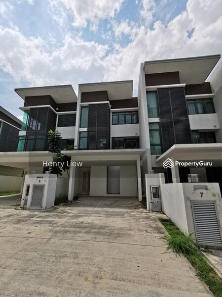 For Sale - Corner 3 Sty House 32x80 Villa Citrine Cristal Serin Cyberjaya