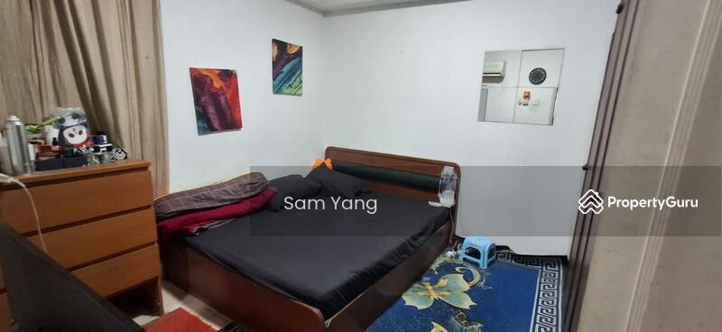 2nd spacious bedroom with wardrobes