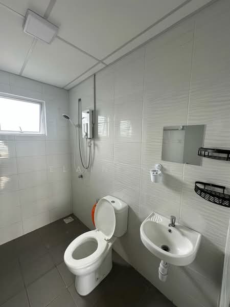 Pangsapuri untuk Disewa di Residensi Laman Sari - Elaine Yap - Bathroom - PropertyGuru.com.my
