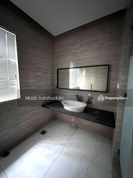 For Rent - Lakefront Villa Cyberjaya