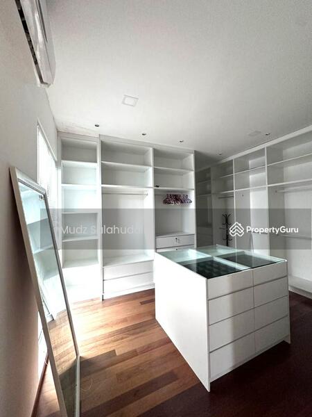 For Rent - Lakefront Villa Cyberjaya