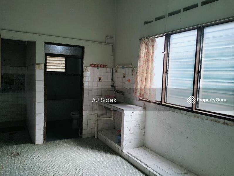 Untuk Dijual - Lembah Keramat