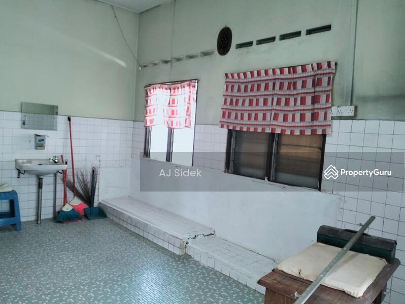 Untuk Dijual - Lembah Keramat