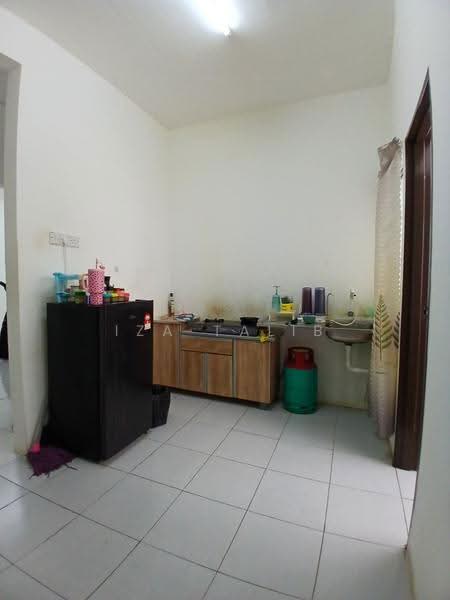 Pangsapuri untuk Dijual di Pangsapuri Seri Iskandar - Iza Talib - Kitchen - PropertyGuru.com.my