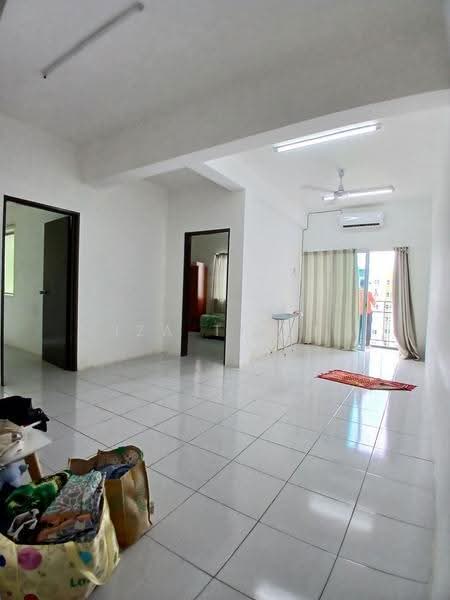 Pangsapuri untuk Dijual di Pangsapuri Seri Iskandar - Iza Talib - Living Room - PropertyGuru.com.my