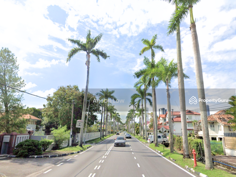 Untuk Dijual - 2 Storey Bungalow 10,300sf Spacious Land Area Facing Main Road Pulau Tikus