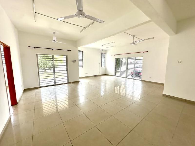 Rumah Berkembar untuk Dijual di Taman Kajang Impian (Kajang) - Wallace Fong - Living Room - PropertyGuru.com.my