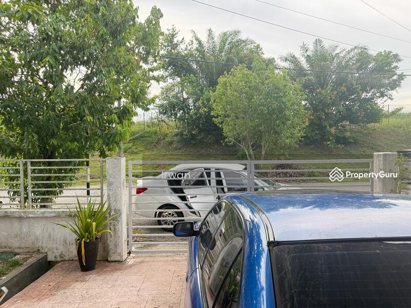 Semi-Detached House for Sale in Bandar Saujana Putra (Tanjong Duabelas) - Irwan Affandi - PropertyGuru.com.my