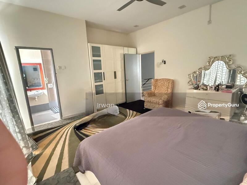 Semi-Detached House for Sale in Bandar Saujana Putra (Tanjong Duabelas) - Irwan Affandi - PropertyGuru.com.my