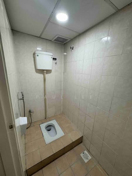 Shop for Rent in Bandar Bukit Puchong 2 (Puchong) - Paul Lee - Bathroom - PropertyGuru.com.my