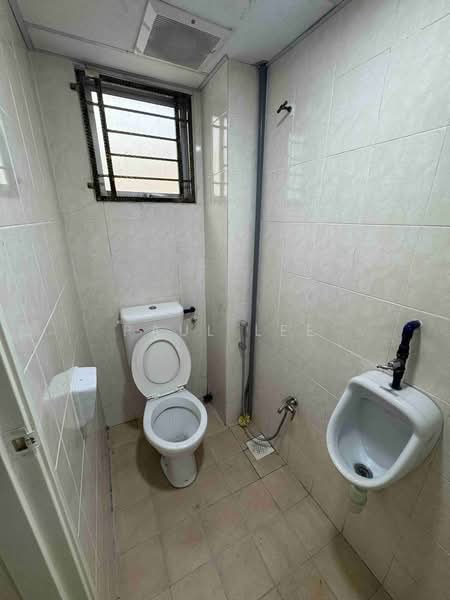 Shop for Rent in Bandar Bukit Puchong 2 (Puchong) - Paul Lee - Bathroom - PropertyGuru.com.my