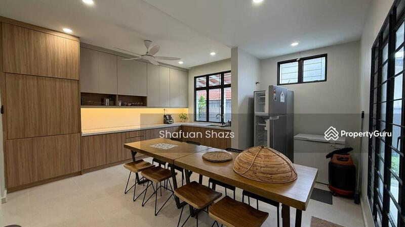 Untuk Dijual - Double Storey Bungalow Jalan Jentayu Bandar Baru Enstek